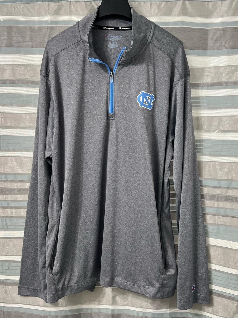 Champion Men's North Carolina Tar Heels Gray & UNC Blue 1/4 Zip Pullover Shirt